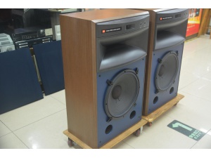 JBL 4338 15寸 监听音箱