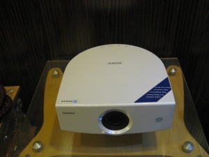 日本 SONY VPL-HS2投影机