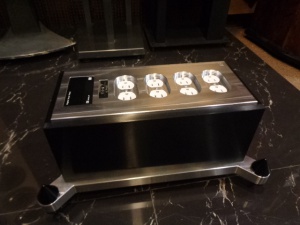 VOG model DF 8位排插 带显示电压表