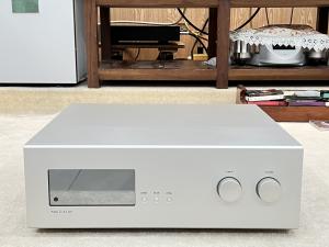 瑞士 soulution 登峰 721 前级