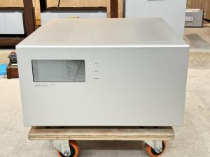 瑞士 Soulution 登峰 711 后级