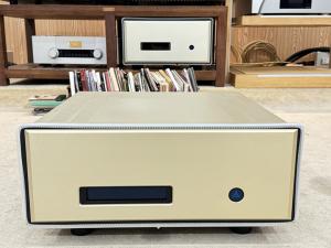 瑞士 FM Acoustics 711 后级 后期版本