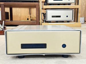 瑞士 FM Acoustics 411 后级
