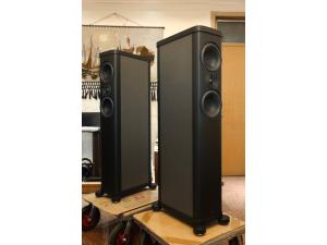 英国 Wilson Benesch 金驰 P2.0落地箱