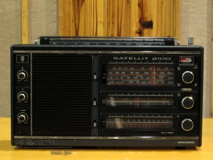 根德GRUNDIG 2100收音机