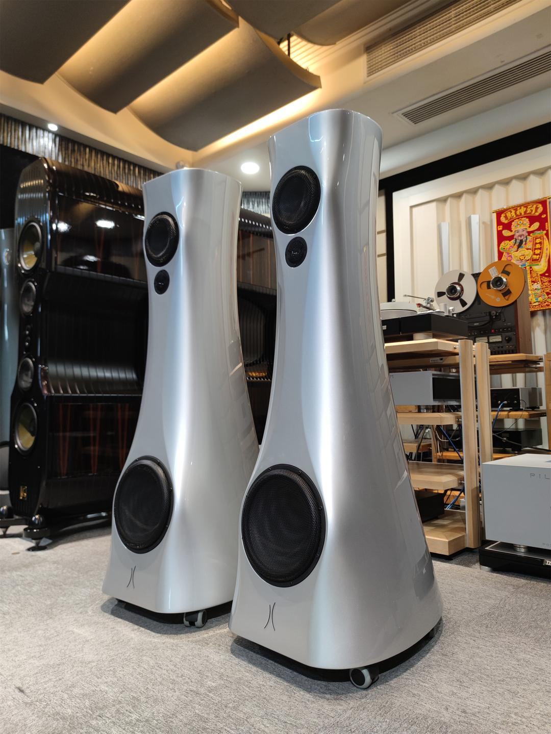 爱沙尼亚 Estelon 爱诗特浓 X DIAMOND MK II 落地箱 (银色纯铝高光漆)