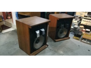 JBL L300 监听箱