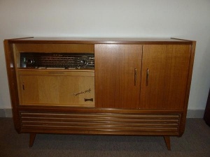 telefunken（德律风根）大型落地古董收音机 5216