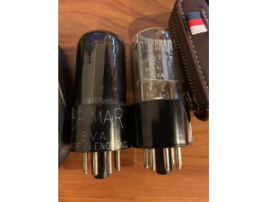 一只宝马石墨6SN7和一只宝马碟环白屏6SN7