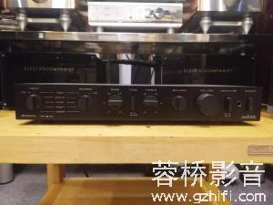 傲立 Audiolab 8000A