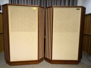 天朗 Tannoy AUTOGRAPH 大型古董旗舰三角音箱