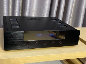 英国 AMR AM-777 合并功放