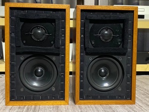 英国乐爵士 Rogers LS 3/5 A  经典BBC监听书架箱