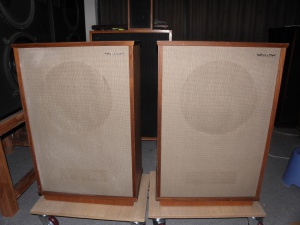 天朗金头Tannoy monitor glod 15 Lancaster已售出谢谢关注！