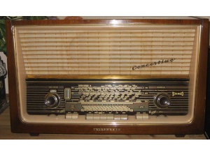 德律风根2093-STEREO古董胆收音(已售出）