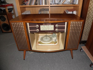 英国迪卡DECCA收音机及黑胶音响柜(已售出）